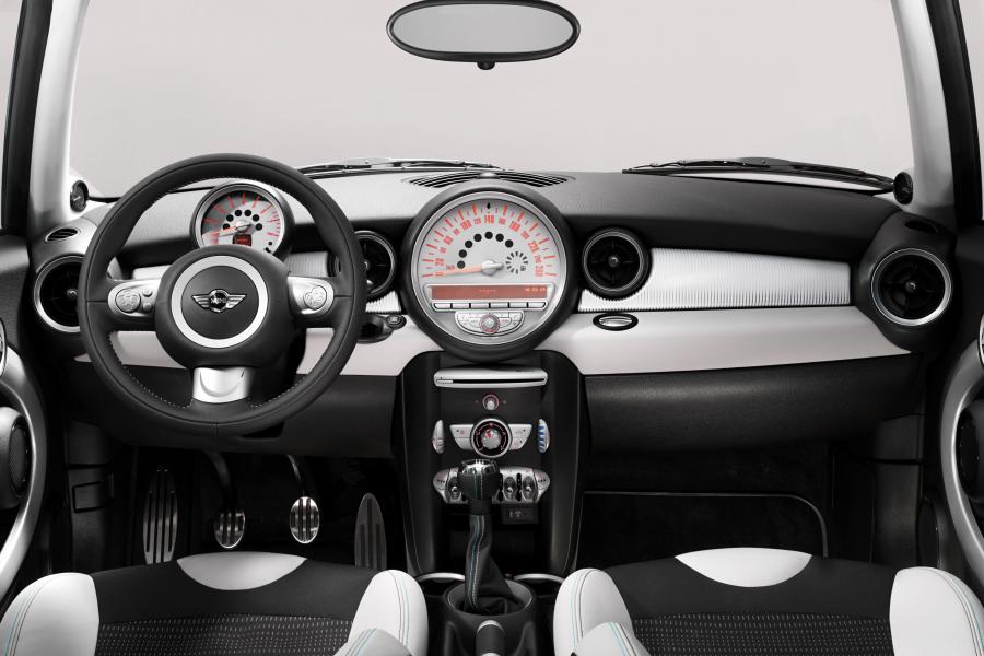  Mini Cooper S 50 Camden 2009 года  (фото 2 из 11)